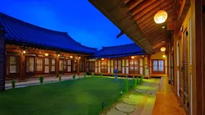 Pungnamheon Old House in Jeonju Hanok Village - Image 4