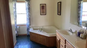 Agréable appartement entièrement équipé avec piscine, barbecue et jardin - Image 2