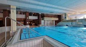 Sauna, Pools mit XXL-Terasse oder Kinderkino - Image 3