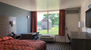 Mid Continent Inn - Image 2