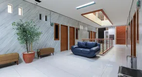 Urbanview Syariah Hotel Tiga ER near Karawang Central Plaza - Image 4