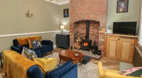 16 Oak Bank - Image 2