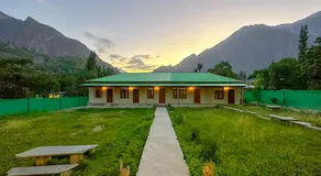 The Hermes Hotel & Backpackers Hostel - Image 2