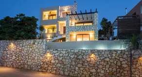 Villa Majestic Heated Pool Sauna & Endless Sea Views - Image 3