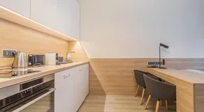 Business Studio Andel, 10 min to Centre, NETFLIX, Paid Parking - Image 5