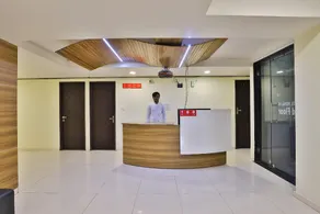 Hotel O Royal Inn - Image 4