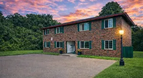 The Homestead Luxury Cozy 2BR Apartment in Nacogdoches Near SFA University and Downtown Pet Friendly Business Ready Extended Stays Welcome with Self Check In High Speed WiFi Full Kitchen In Unit Laundry Private Parking and Quiet Comfort - Image 2