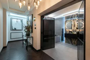 Sovo - Luxury Romantic WestEnd Apartment With Jacuzzi Spa Bath - Image 4