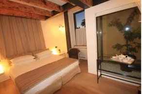 Lisander B&B suite and terrace - Image 2