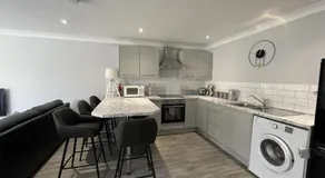 2 Bed Villa Sleeps 4 - Wifi Garden Sea Views - Image 5