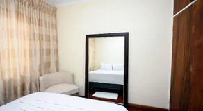 Airport Lodge Hotel - Image 4