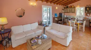Roxanne's Olive Grove House - Image 5