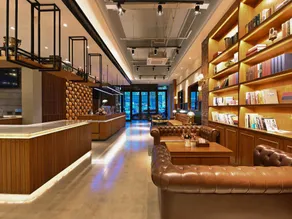 JAMES JOYCE COFFETEL I Nearby Universa Beijing Resort I Free shuttle from the hote to Universal Resort l Free coffee I Line 1 goes straight to the Forbidden City l Line 6 goes straight to Houhai - Image 4