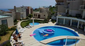 Sun Village Villa 13 - Image 3
