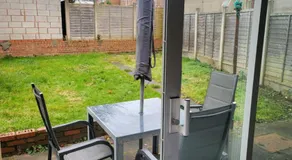 The Grove- 3 Bed Detached House - Free parking- Sleeps 7- Families, Contractors and Group stays- Near Wolverhampton Town Centre and Stadium - Image 3