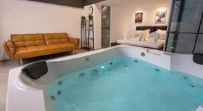 Lago Suites Hotel - Image 4
