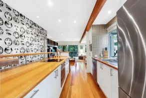 Gorgeous 3BR Noosa Property On The Water - Central Location With WIFI & Pool - Image 5