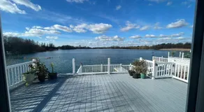 Chichester Lakeside Holiday Park Lakefront Lodge - Image 4