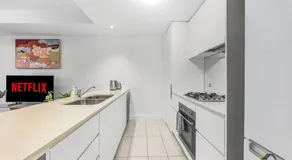 Warm&Comfortable Apartment in Wolli Creek - Image 4