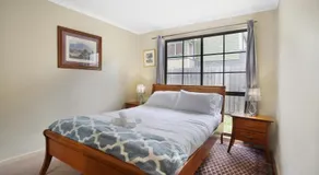 Cozy 3-Bedroom Retreat in Coburg - Image 5