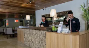 Tom's Cabin Hotel - Image 3