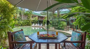 Bay Village Tropical Retreat - Image 3