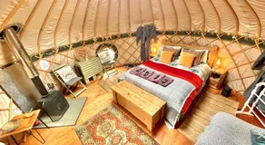 Stamford Meadows Glamping with Private Hot Tubs - Image 2