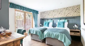 The Green Dragon Inn - Image 2