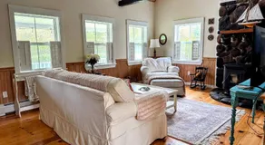 Pine and Sea Beach Retreat - Image 2