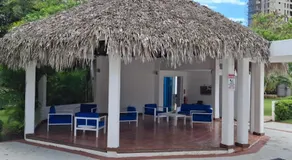 Segunda Línea Con Acceso A La Playa Justo Detrás, Piscina, Jacuzzi, Gazebos, Zona De BBQ, Parqueos, Cámaras De Seguridad, Control De Acceso, Al Lado De Hoteles, Campos De Golf, Restaurantes, Bares, Minimarkets, Tiendas y Comercios - Image 5