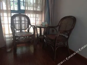 Taiji Cave Slow Valley Homestay - Image 3