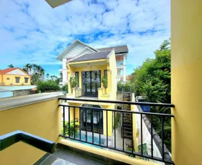 Delightful Romantic 4-BR Villa - Image 4