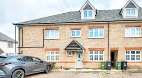LUX Contractor & Family Haven - Parks x2, Sleeps 9 - Image 5