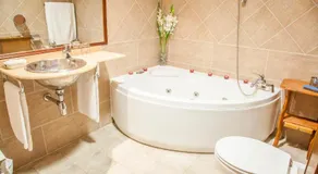 Hotel Mayno - Image 2