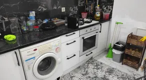 Hostel - Image 3