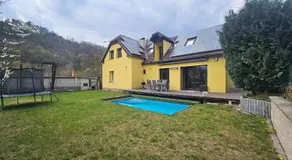 Modern house with heated pool, 20 minutes from the center of Prague - Image 3