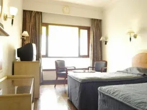 Kamat Lingapur Hotel - Image 3
