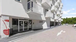 Blue Moon Apartment with Free Parking - Image 5