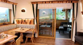 Shared room, shower or bath, toilet, balcony - Image 4