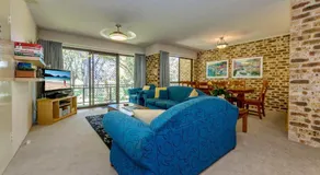 Bay Parklands 28 pool tennis court and stunning views - Image 2
