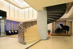 Shinkansen Grand Hotel - Image 2