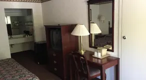 Deerfield Inn - Image 2