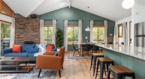 Wooded Nest, Cozy 3BR Chalet Near Spas, Downtown Berkeley Springs & Hiking - Image 3