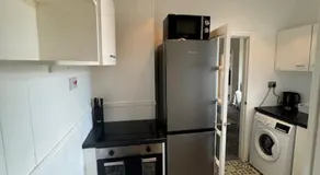 Simonside Apartment - Sleeps 6 -parking - Image 4