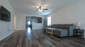 Spacious home with WiFi/AC - Image 2
