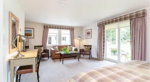 Sandown House - Image 2