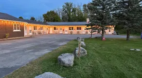 Carriage Inn Motel - Image 5