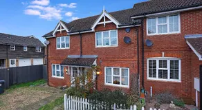 Comfortable stylish Townhouse in Ashford sleeps 5 Netflix 2 Parking spaces Perfect for Contractors and Families - Image 4