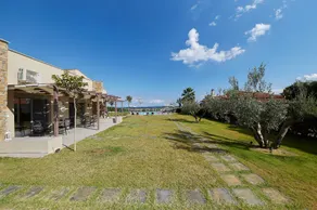 Flamingo View Suites - Image 4