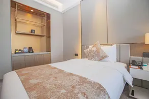 Sea View Art Hotel (Rizhao Duodao Sea Store) - Image 3